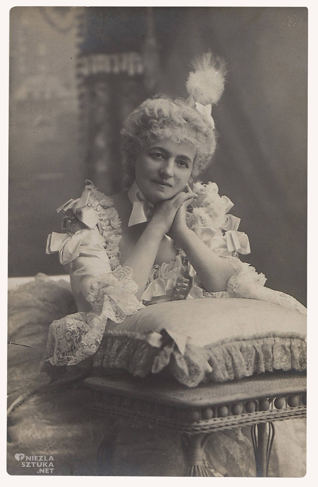 Helena Modrzejewska w kreacji scenicznej podczas pobytu w Chicago, 1897, fot. polona