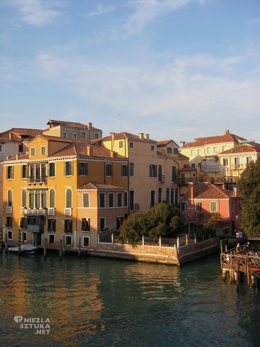 Wenecja, karnawał, Niezła sztuka