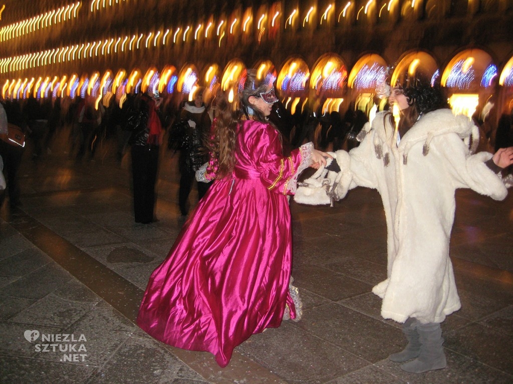 Wenecja, karnawał, Niezła sztuka