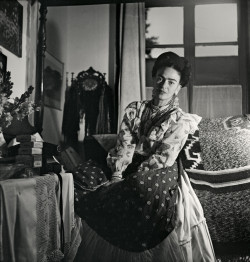 Frida Kahlo. Cierpienie w egzotycznych kolorach » Niezła ...