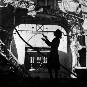 Lee Miller, II wojna światowa, fotografia, fotografia wojenna, Niezła Sztuka