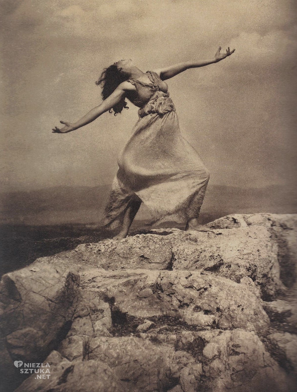 Isadora Duncan na Akropolu, Edward Steichen, tancerka, modelka, kobiety w sztuce, Niezła Sztuka
