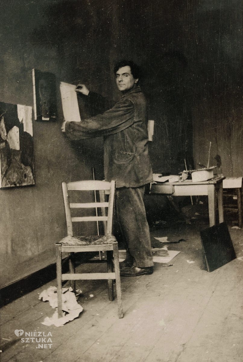 Amedeo Modigliani w swoim studiu, pracownia artysty, Ecole de Paris, bohema, Niezła sztuka