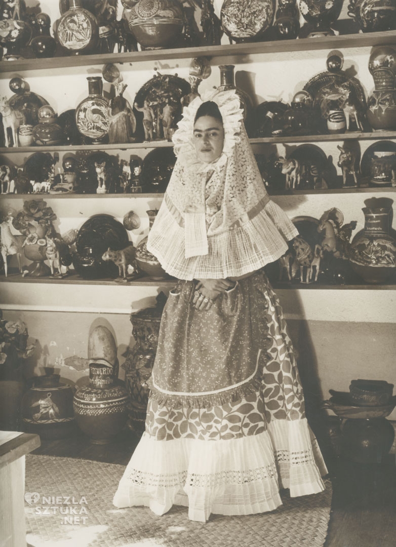 Frida Kahlo, Tehuana, moda, tradycyjne meksykańskie stroje, folklor, moda, Meksyk, Niezła Sztuka