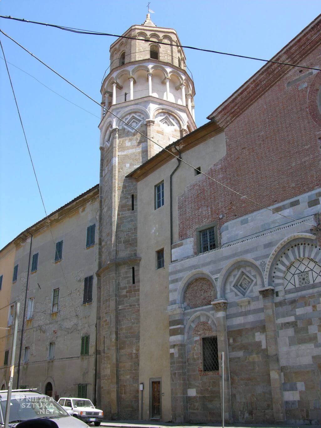 Piza, Dzwonnica kościoła San Nicola, niezła sztuka