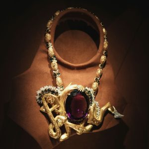 Salvador Dali, biżuteria, niezła sztuka