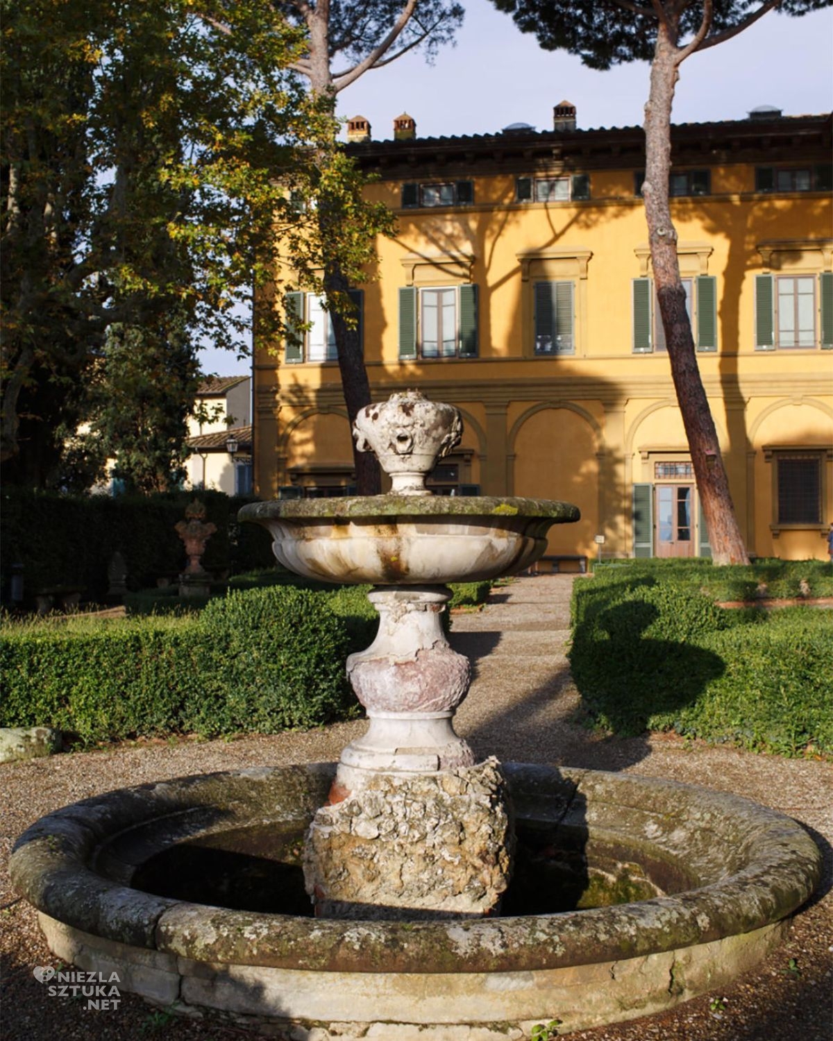 Villa La Pietra, Florencja, Niezła Sztuka