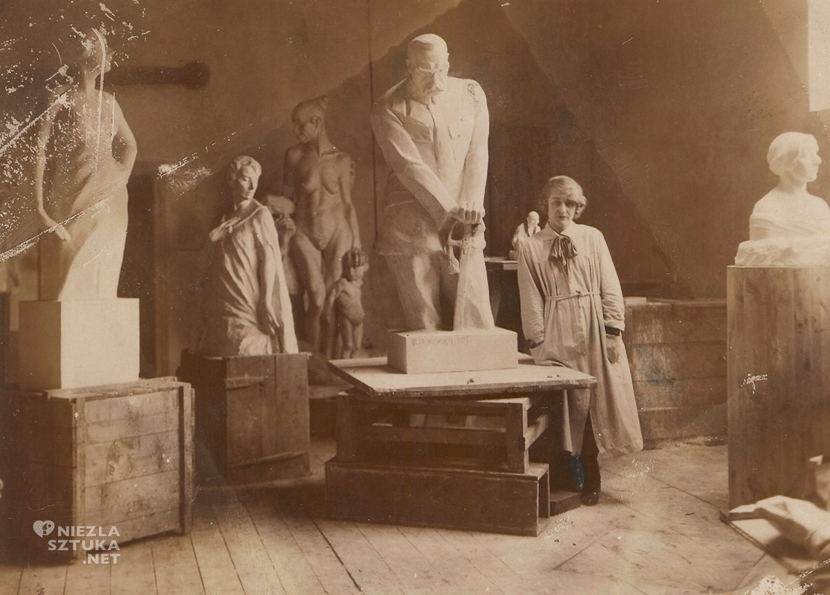 Olga Niewska w swojej pracowni, Józef Piłsudski, Kobiety w sztuce, rzeźba, Niezła Sztuka