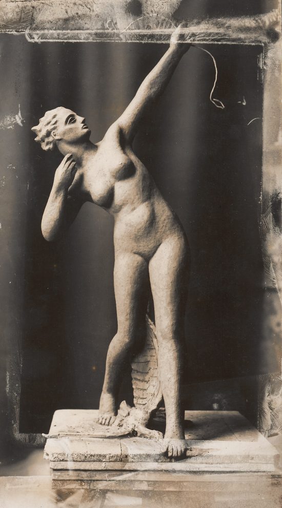 Olga Niewska, łuczniczka, Stanisław Brzozowski, kobiety w sztuce, Niezła Sztuka