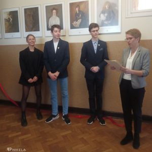 I Liceum Ogólnokształcące im. Józefa Chełmońskiego w Łowiczu, Muzeum w Liceum, edukacja artystyczna, sztuka w szkole, niezła sztuka