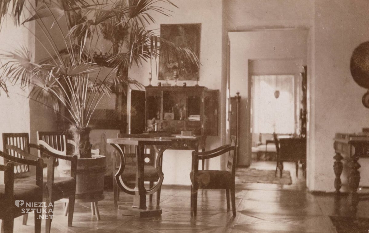 Wanda Kossecka, Stanisława Kossecka, Dwór w Korytnej, kilimy, niezła sztuka