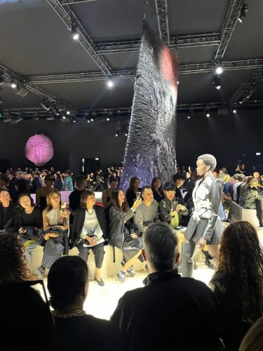 Magdalena Abakanowicz, abakany, sztuka polska, tkanina, Paris Fashion Week, Paryż, niezła sztuka