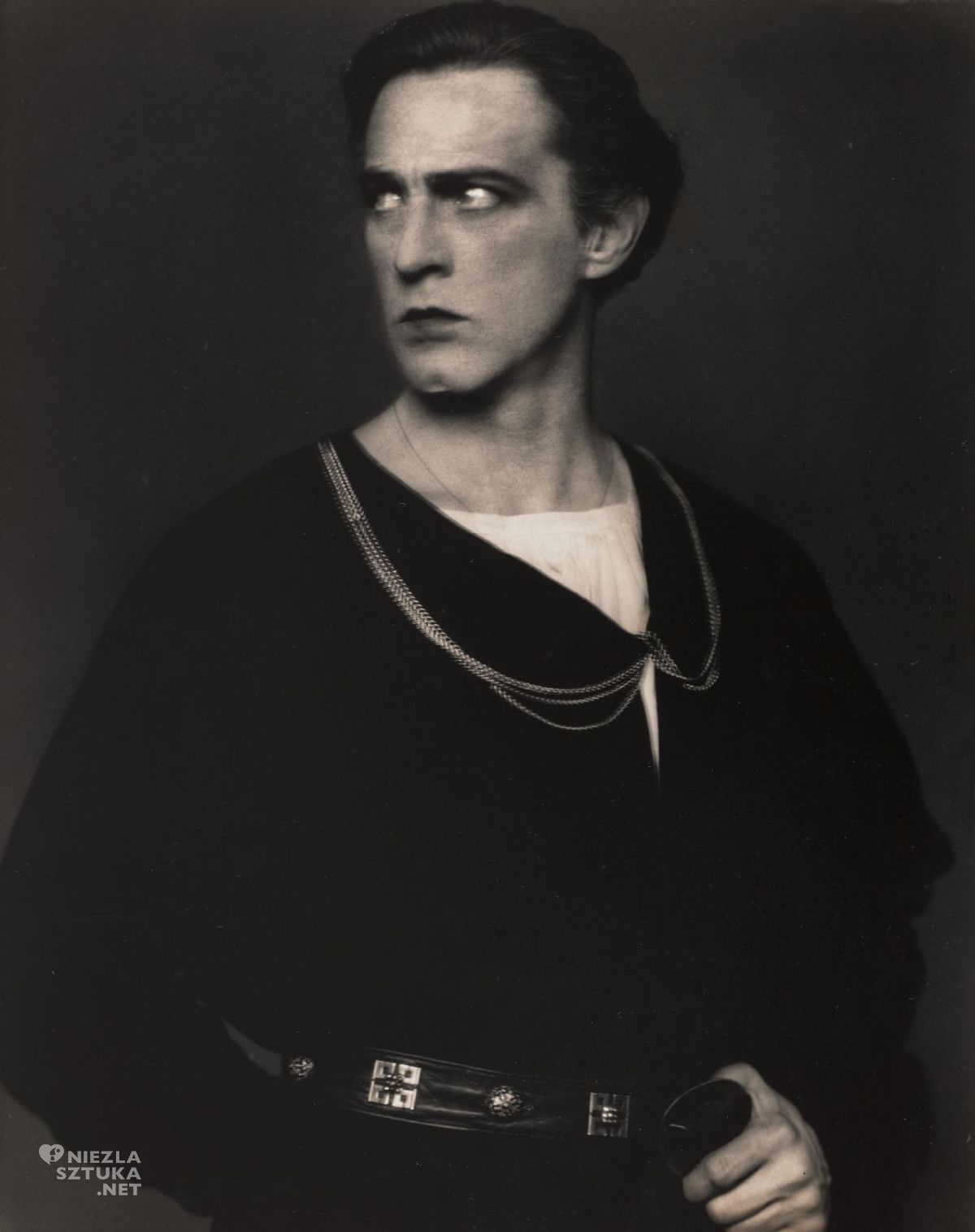 edward-steichen-uczyni-z-vogue-a-luwr-niez-a-sztuka