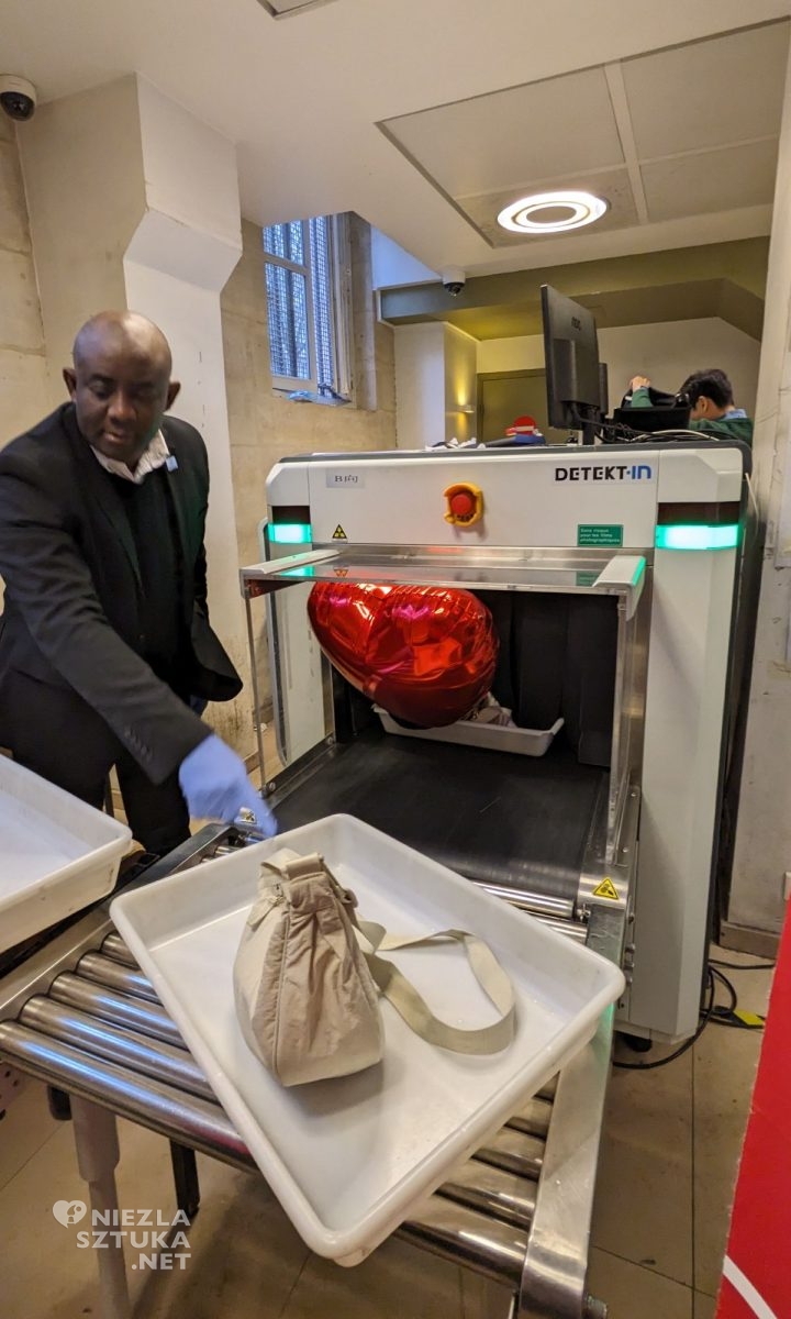 Relacja z Paryża, zabytki, architektura Paryża, Sainte Chapelle, wystawy w Paryżu, muzea w Paryżu, niezła sztuka