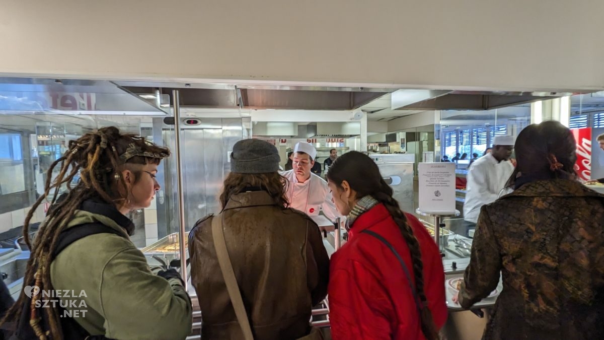 Relacja z Paryża, gdzie zjeść w Paryżu, stołówka studencka, wystawy w Paryżu, muzea w Paryżu, niezła sztuka