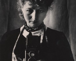Julia Pirotte, autoportret, kobiety w sztuce, fotografia, fotografia dokumentalna, Niezła Sztuka