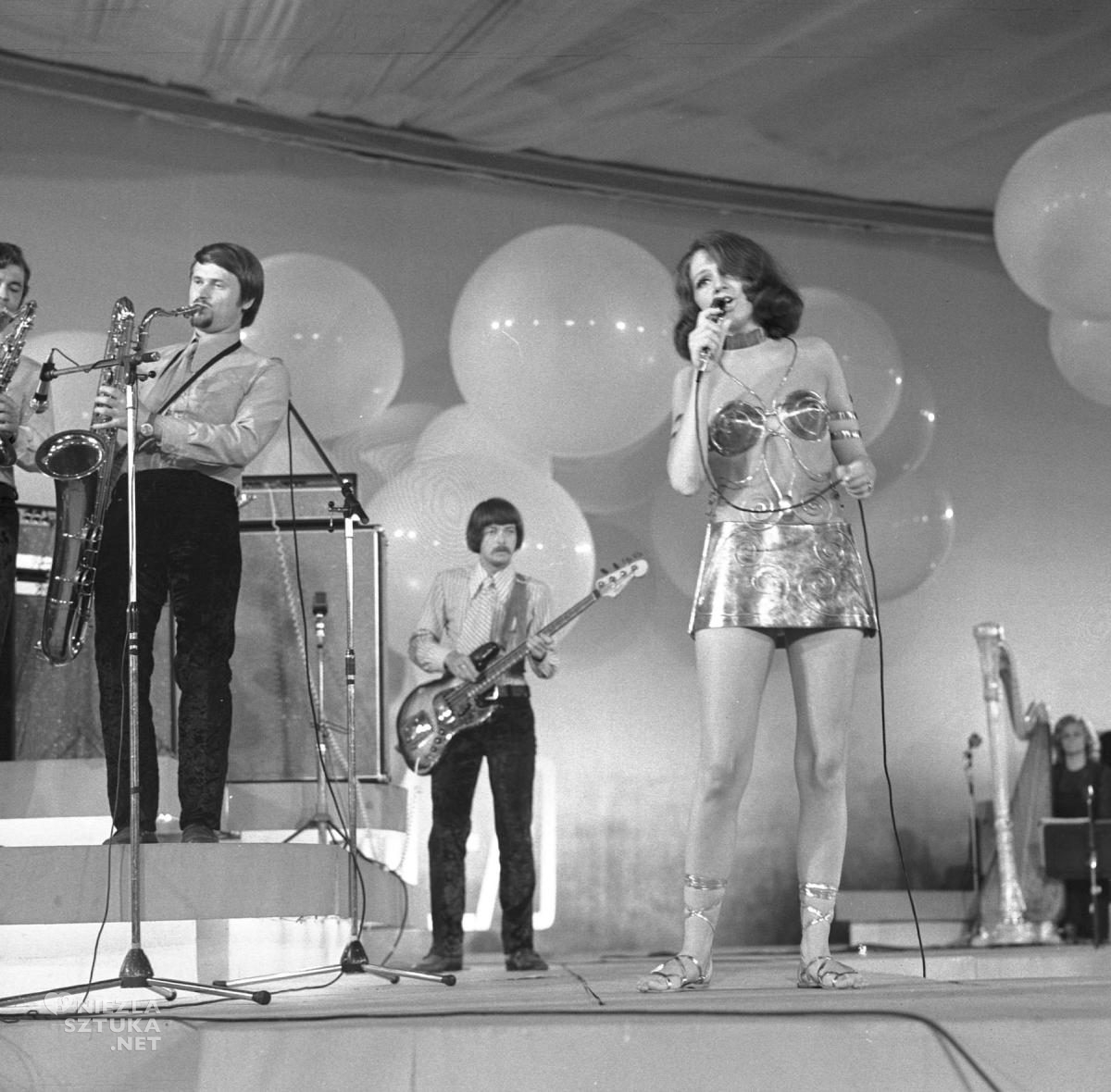 Halina Frąckowiak, Barbara Hoff, moda, stanik z trójkątnymi miseczkami, lata 70., Krajowy Festiwal Polskiej Piosenki w Opolu, festiwal Opole, niezła sztuka