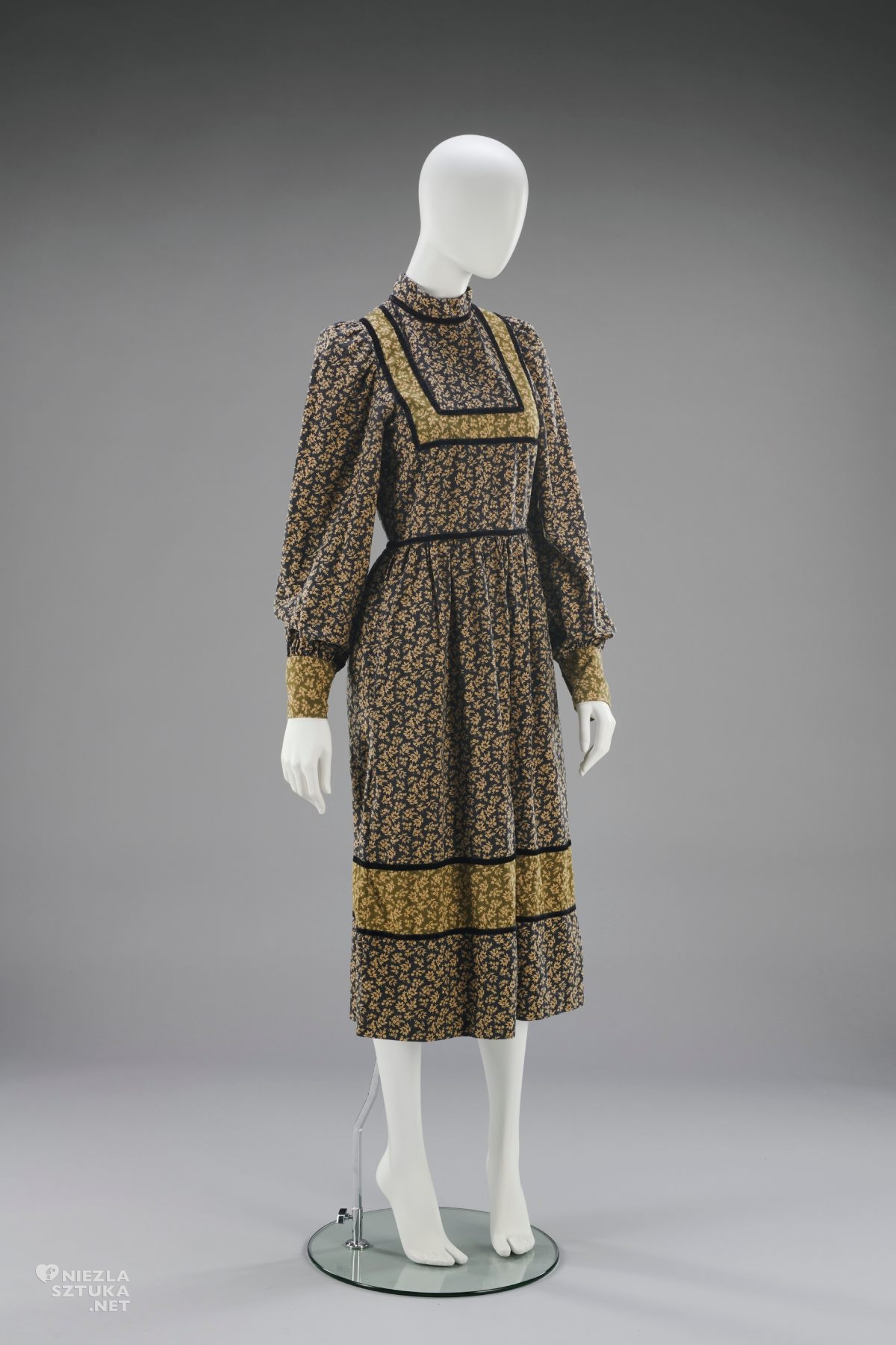 Barbara Hoff, sukienka dziewczęca, projekt, projektantka, moda, moda polska, Niezła Sztuka