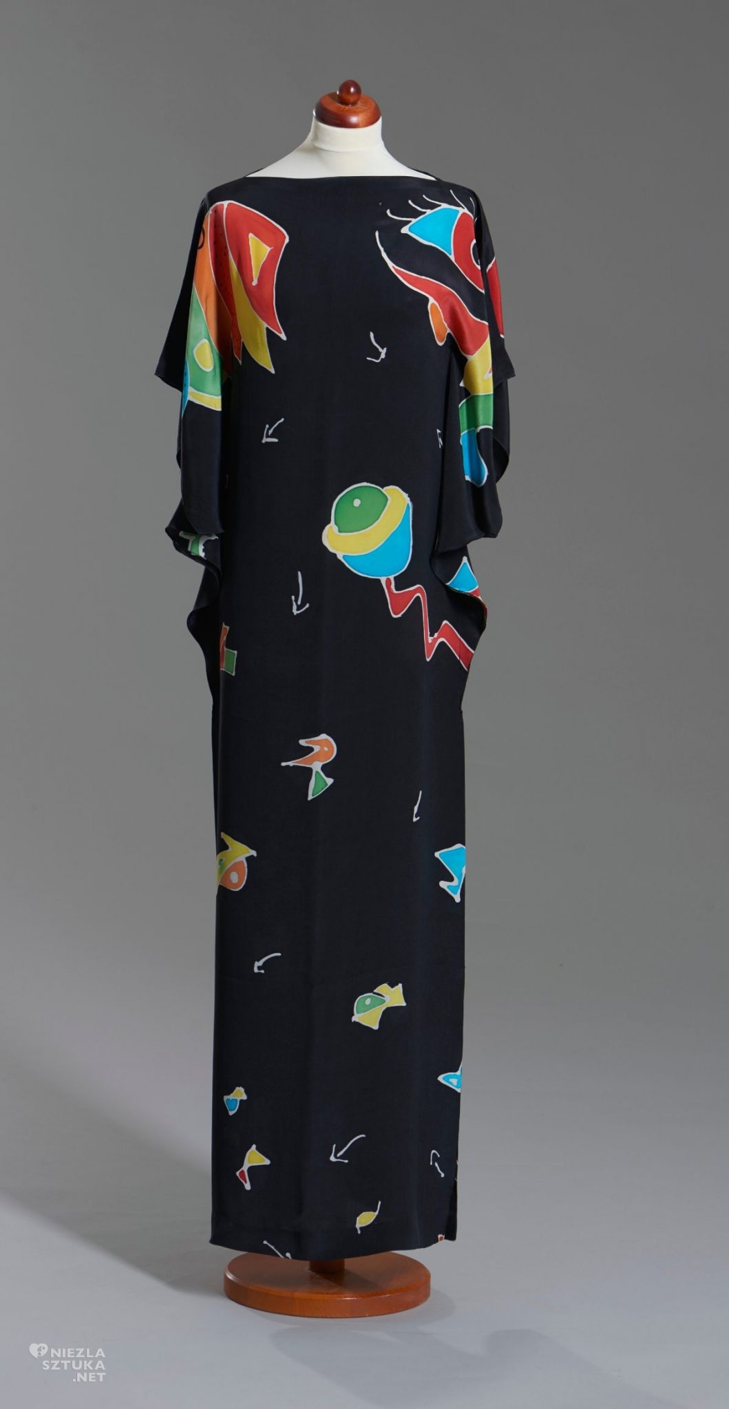 Grażyna Hase, Suknia z malowangeo jedwabiu, Joana Miró, moda, moda polska, projektantka, Niezła Sztuka