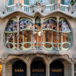 Casa Batllo, fasada, Antonio Gaudi, architektura, secesja, Art Nouveau, Barcelona, niezła sztuka