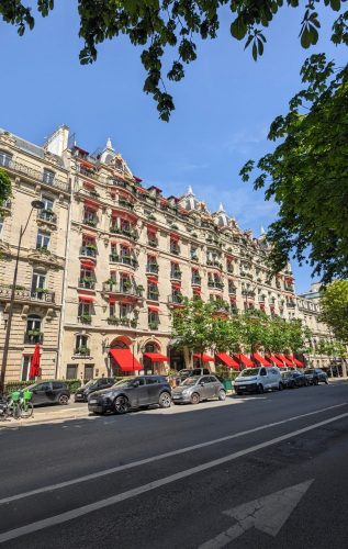 Paryż, medicine, niezła sztuka