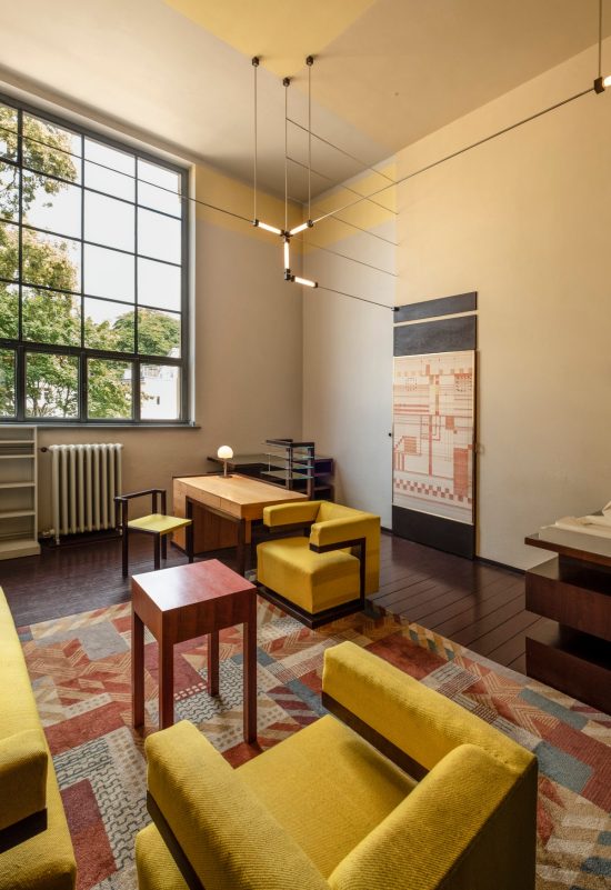 Gabinet Waltera Gropiusa w siedzibie Bauhausu w Weimarze, projekt Henry van de Velde, Bauhaus, architektura, zdjęcie, fotografia, Walter Gropius, niezła sztuka