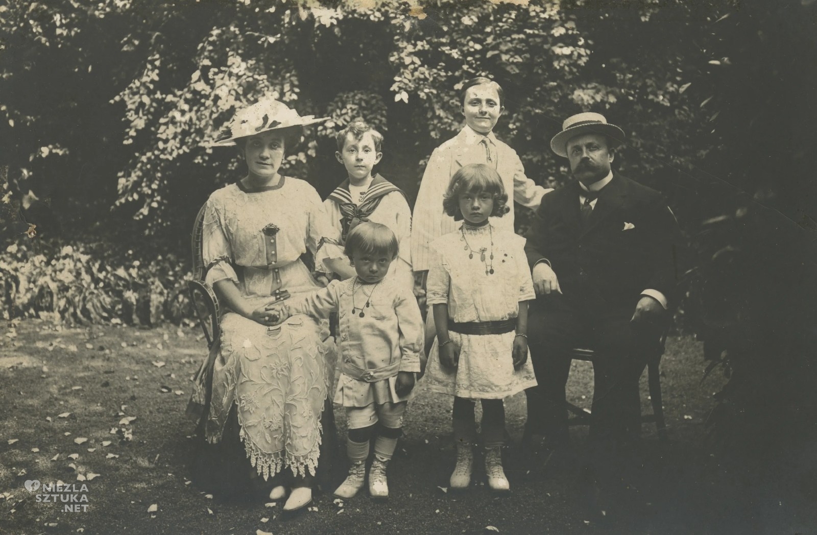 Rodzina Diorów, Christian Dior, Catherine Dior, moda, projektant, Niezła Sztuka