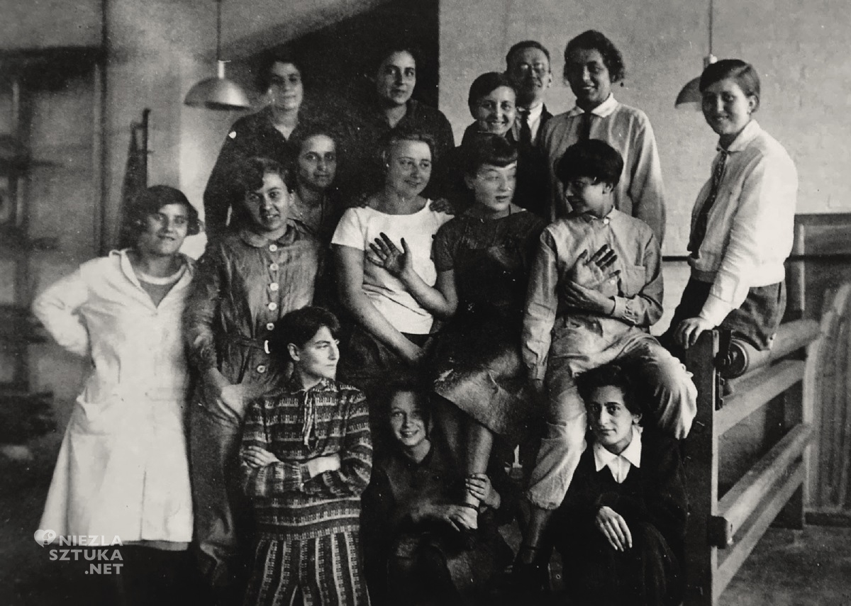 Uczennice warsztatu tkackiego w Bauhausie, w tym Gunta Stölzl, Bauhaus, zdjęcie, fotografa, kobiety Bauhausu, niezła sztuka