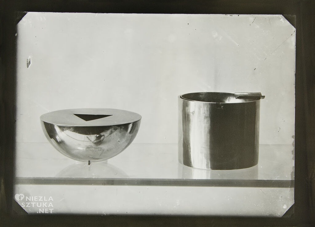 Lucia Moholy, Popielniczki z mechanizmem, Marianne Brandt, fotografia, Kobiety Bauhausu, Niezła Sztuka