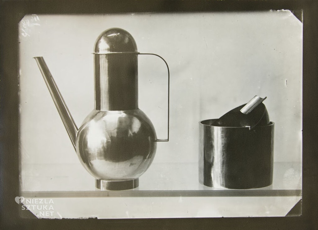 Lucia Moholy, Dzbanek i popielniczka, Marianne Brandt, fotografia, Kobiety Bauhausu, Niezła Sztuka
