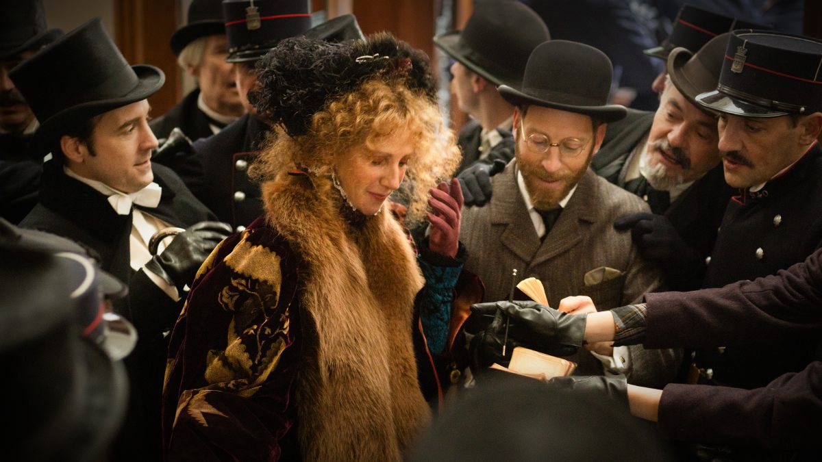 Boska Sarah Bernhardt, secesja, kadr z filmu, film o sztuce, kobiety w sztuce, biografia artystki, film biograficznym, niezła sztuka