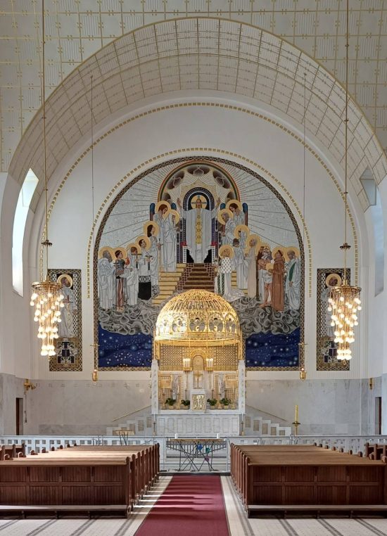 Wnętrze kościoła w Steinhof, kościół św. Leopolda, Otto Wagner Areal, zdjęcie, Niezla Sztuka