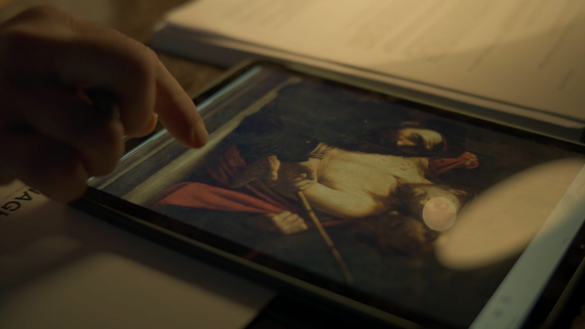 Caravaggio: Na tropie arcydzieła, kadr filmowy, film o Caravaggiu, biografia, film o sztuce, niezła sztuka