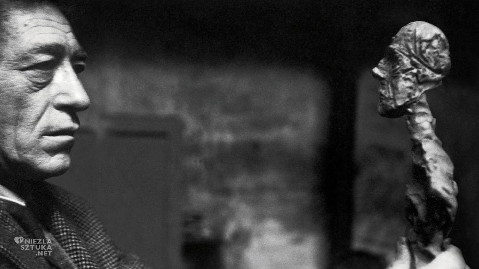 Alberto Giacometti przy pracy nad rzeźbą jego brata Diego, zdjęcie, fotografia, archiwum, sztuka szwajcarska, rzeźba, sztuka współczesna, niezła sztuka