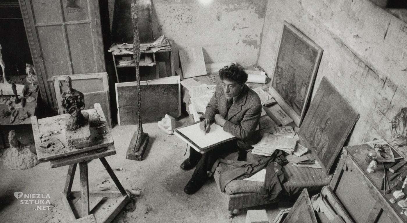 Alberto Giacometti, artysta w studio, zdjęcie, fotografia, archiwum, sztuka szwajcarska, rzeźba, niezła sztuka