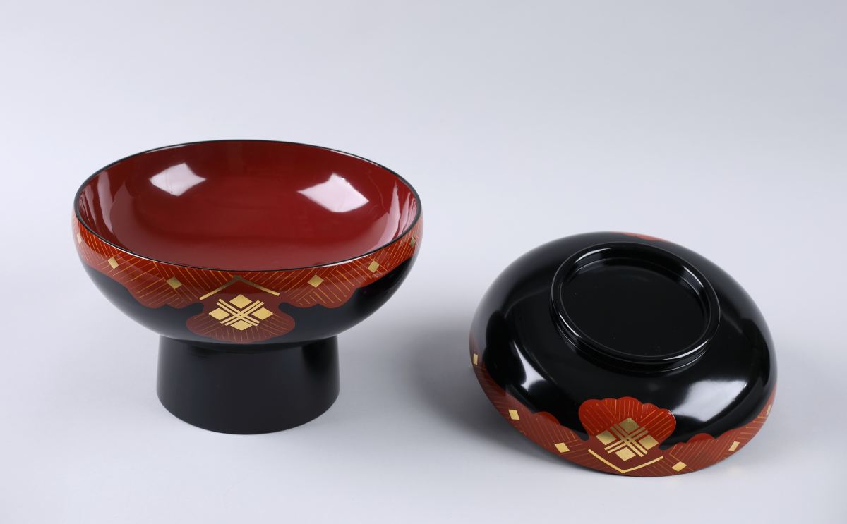 Lśnienie czasu. Japońska laka w sztuce użytkowej, Muzeum Sztuki i Techniki Japońskiej Manggha, sztuka japońska, laka, niezła sztuka