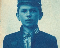 Chłopiec w mundurku, fotografia, historia fotografii, niezła sztuka