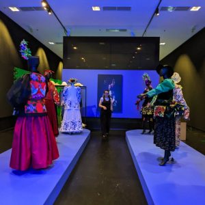 Etnoalternatywa, Nowe spojrzenie na modę ludową, relacja z wystawy, Muzeum Śląskie w Katowicach, Niezła Sztuka