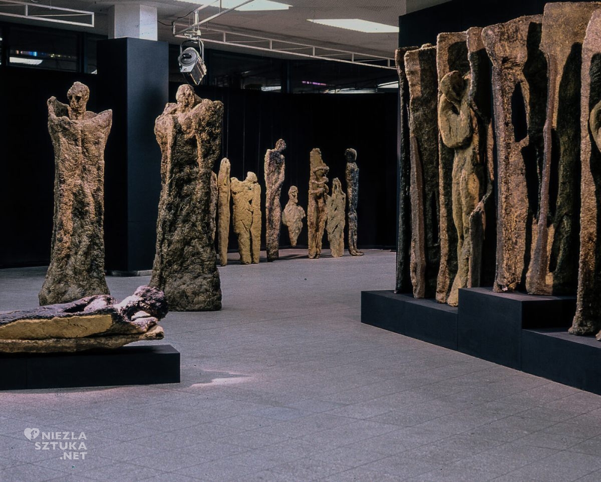 Bożenna Biskupska, Misterium Czasu, rzeźby z 41 Biennale w Wenecji w studio telewizyjnym, sztuka polska, sztuka współczesna, kobiety w sztuce, Fundacja Sztuki Współczesnej In Situ, Niezła Sztuka