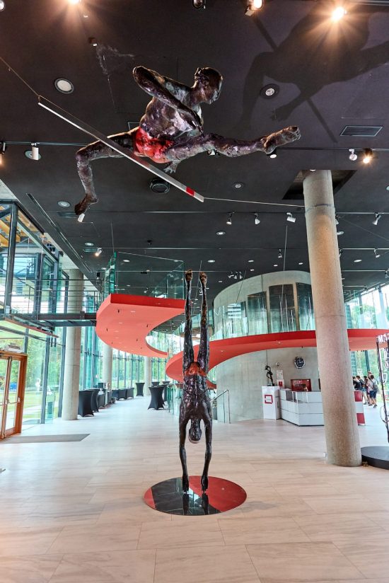 Jerzy „Jotka” Kędziora, Ostatni płotek, Na głęboką wodę, Centrum Olimpijskie w Warszawie, Polski Komitet Olimpijski, sztuka polska, sztuka współczesna, rzeźba, niezła sztuka