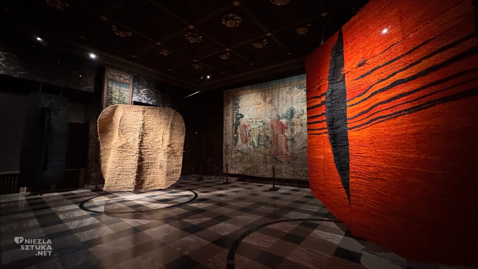 Wystawa Abakanowicz. Bez reguł. Arrasy i abakany na Wawelu, Magdalena Abakanowicz, sztuka polska, sztuka współczesna, kobiety w sztuce, niezła sztuka