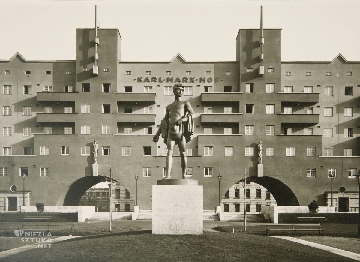 Karl-Marx-Hof w Wiedniu, zdjęcie, archiwum, Wiedeń nieoczywisty, co zobaczyć w Wiedniu, przewodnik po Wiedniu, niezła sztuka