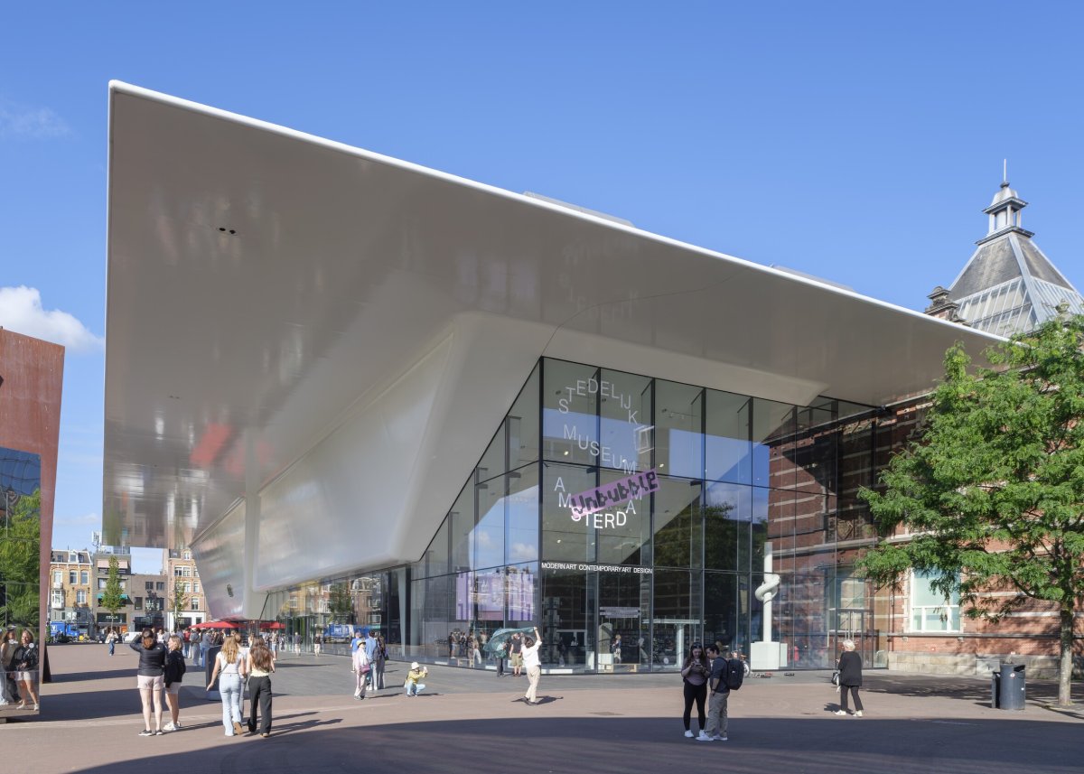 Stedelijk Museum, Designerskie muzea świata, niezwykłe budynki, architektura, Najbardziej niezwykłe muzea na świecie, niezła sztuka