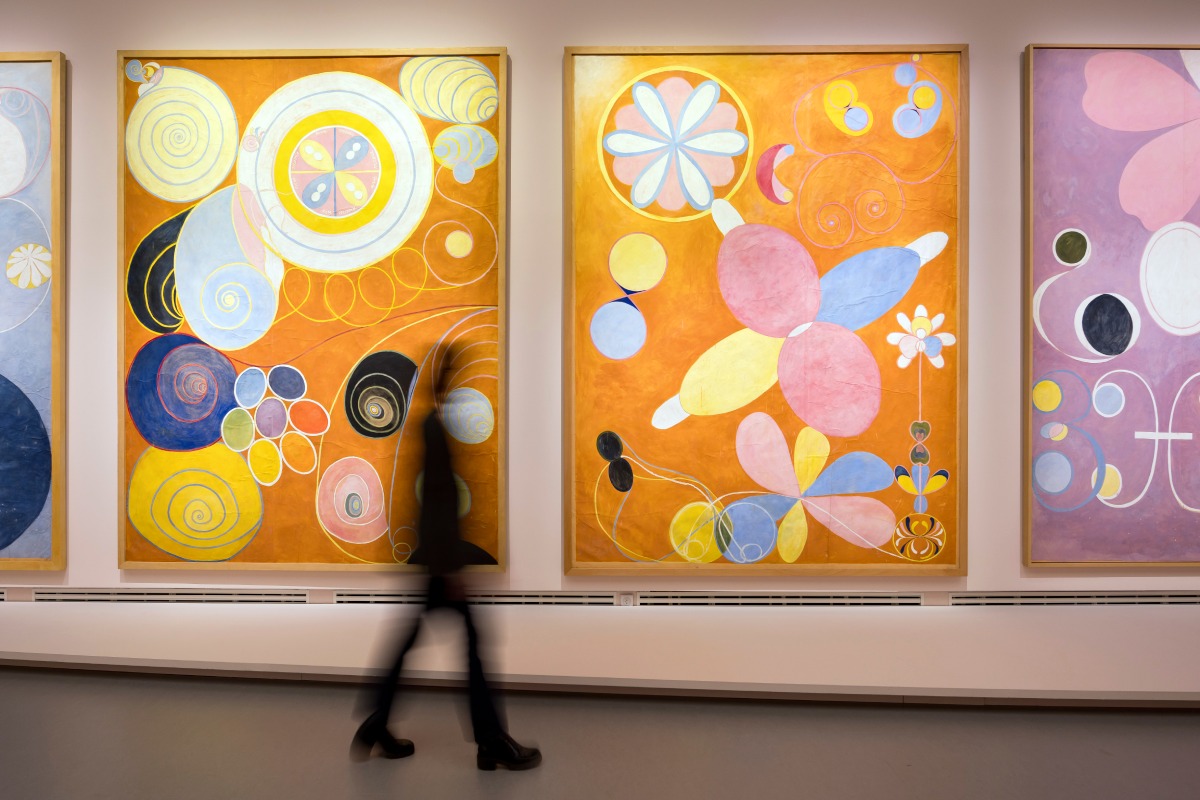 Wystawa Hilma af Klint, widok wystawy, kobiety w sztuce, sztuka kobiet, abstrakcja, niezła sztuka