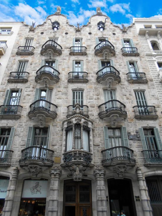 Casa Calvet, Antoni Gaudí, Antoni Gaudi, architektura, secesja, Art Nouveau, Barcelona, sztuka hiszpańska, sztuka katalońska, niezła sztuka