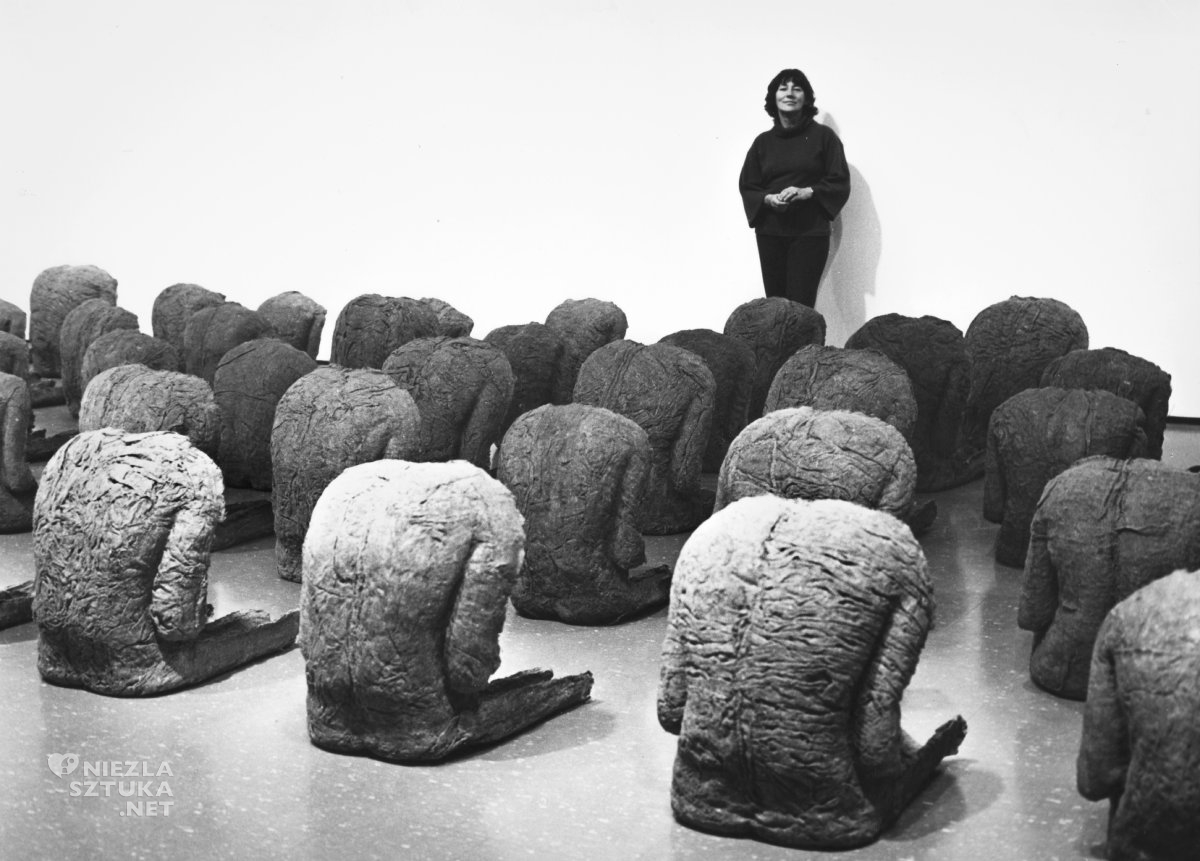 Magdalena Abakanowicz, wystawa w Chicago, zdjęcie, fotografia, archiwum, sztuka polska, kobiety w sztuce, sztuka współczesna, niezła sztuka