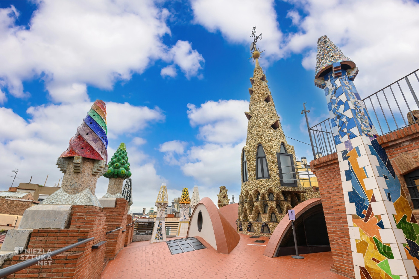 Pałac Güell, Palau Güell, Antoni Gaudí, Antonio Gaudi, architektura, secesja, Art Nouveau, Barcelona, sztuka hiszpańska, sztuka katalońska, niezła sztuka