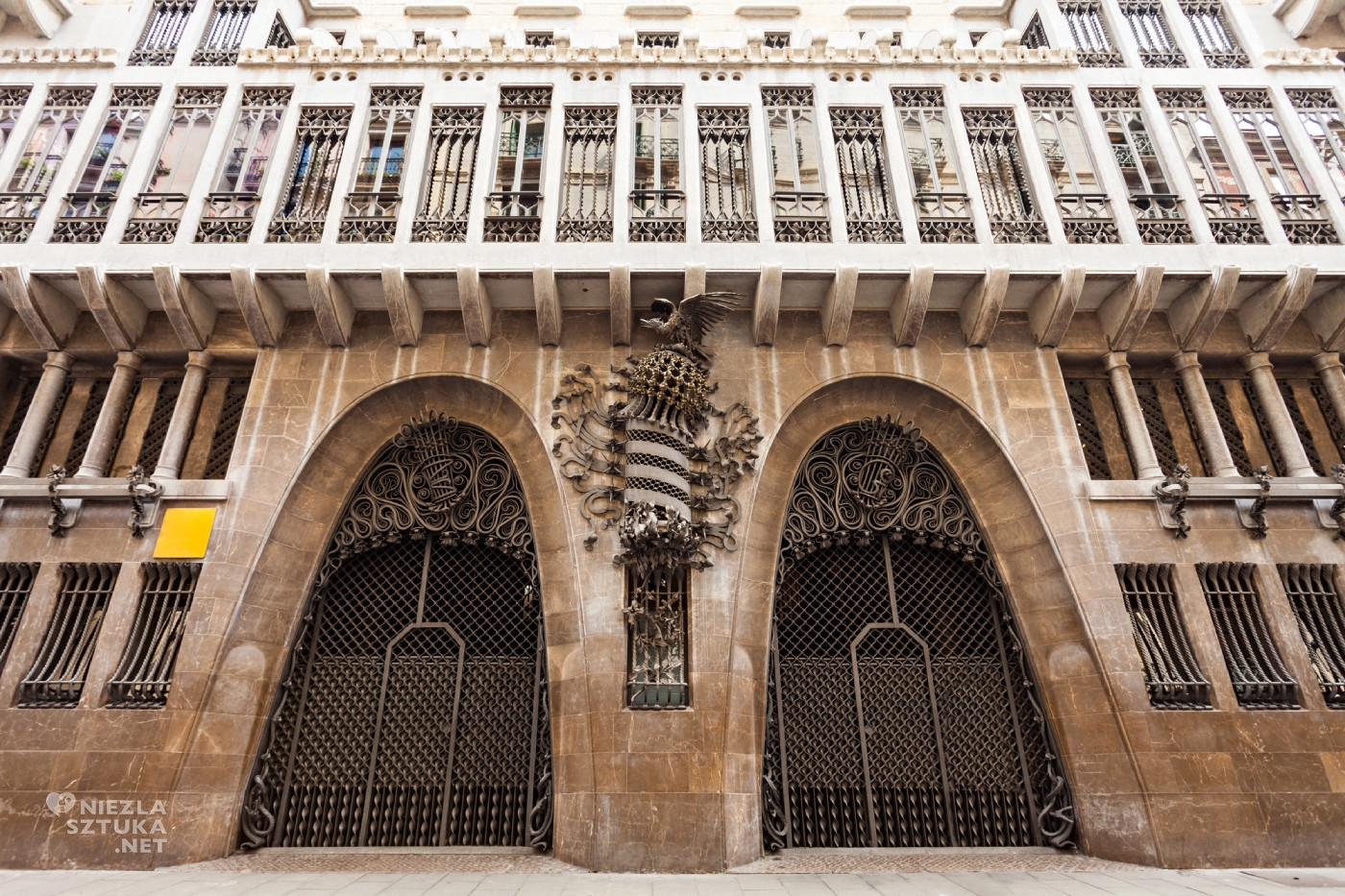 Pałac Güell, Palau Güell, Antoni Gaudí, Antonio Gaudi, architektura, secesja, Art Nouveau, Barcelona, sztuka hiszpańska, sztuka katalońska, niezła sztuka