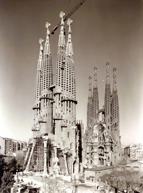 Sagrada Família, Antoni Gaudí, Antonio Gaudi, zdjęcie, archiwum, architektura, secesja, Art Nouveau, Barcelona, sztuka hiszpańska, sztuka katalońska, niezła sztuka