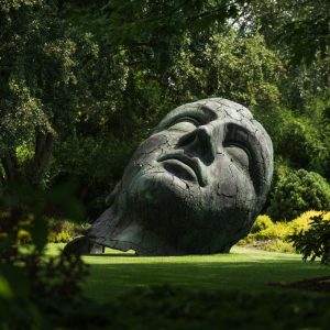 Mistrzowie rzeźby, Aflopark, Pabianice, wystawa w parku, sztuka polska, rzeźba, wystawa, Igor Mitoraj, Alina Szapocznikow, Zdzisław Beksiński, Magdalena Abakanowicz, Bronisław Chromy, życie kulturalne, niezła sztuka